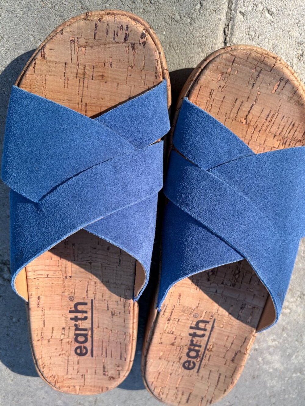 Blue suede Earth Shoe sandals, size 7, barely worn